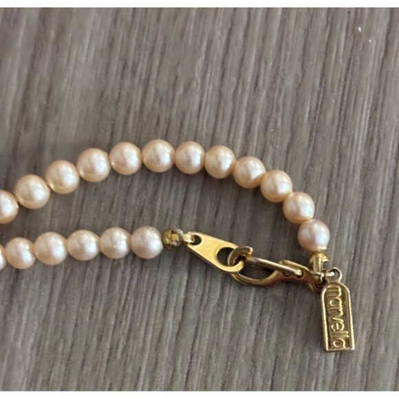 Marvella Faux Pearl Necklace With Gold-Tone Clasp & Tag Vintage Beaded Jewelry - Picture 3 of 11